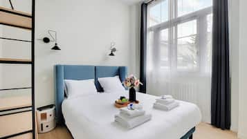 2 slaapkamers, een bureau, een strijkplank/strijkijzer, wifi