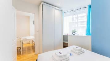 1 chambre, bureau, fer et planche à repasser, Wi-Fi gratuit