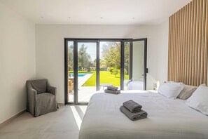 6 bedrooms, desk, iron/ironing board, free WiFi