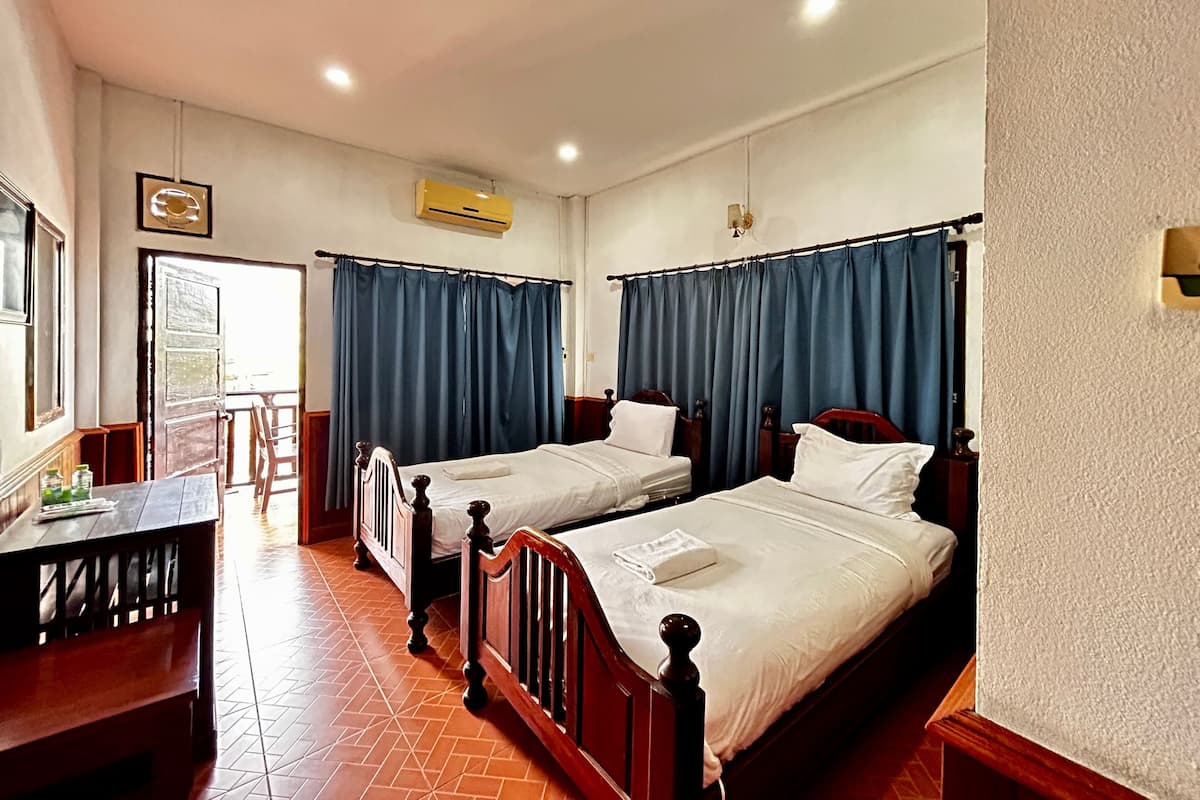 Standard Twin Room, Balcony | 1 bedroom, desk, free WiFi, bed sheets
