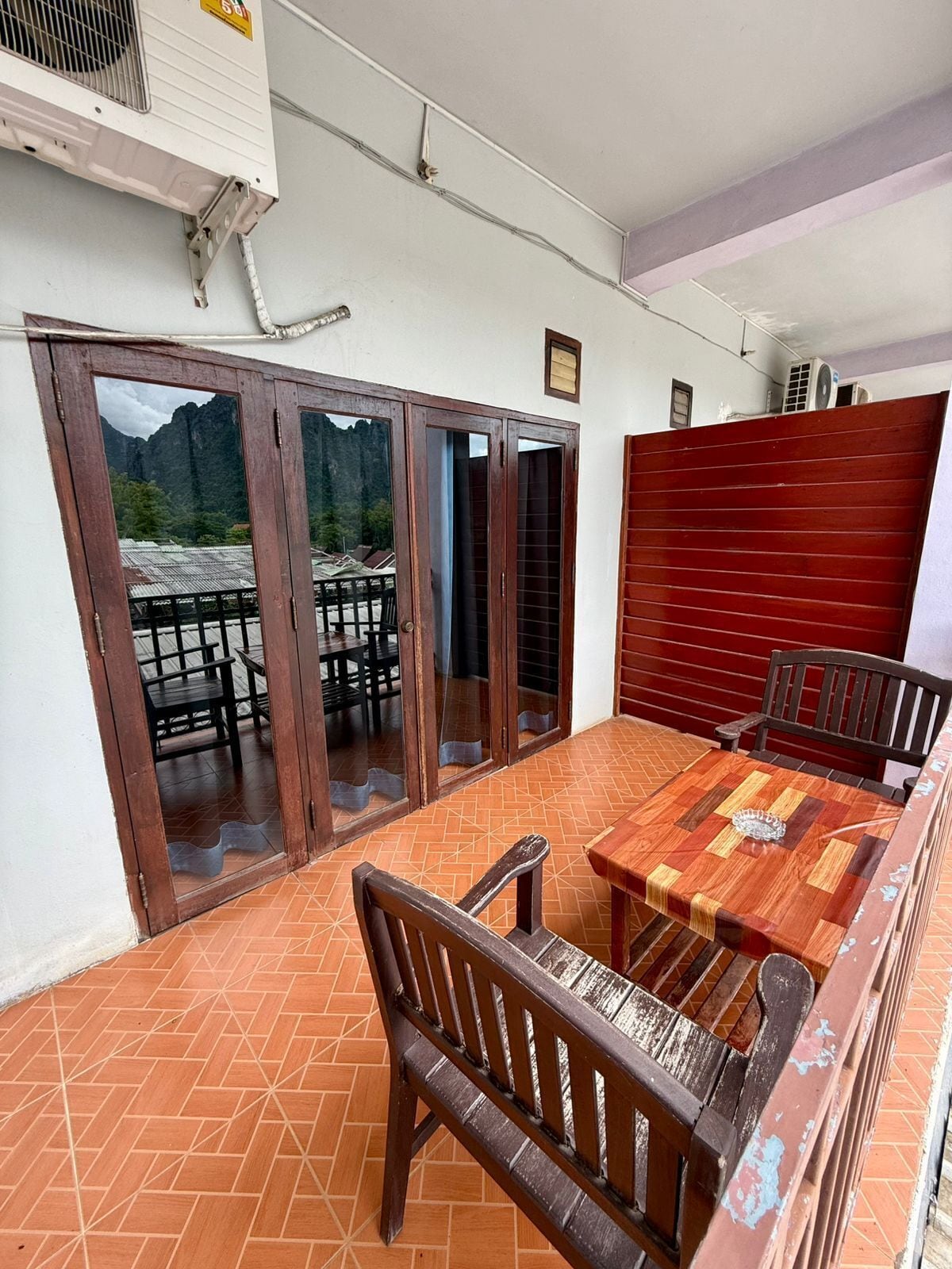 デラックス ダブルルーム バルコニー マウンテンビュー | バルコニー