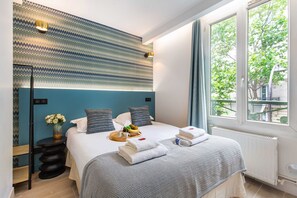 Iron/ironing board, free WiFi, bed sheets