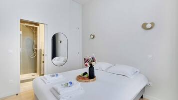 2 bedrooms, desk, iron/ironing board, travel crib