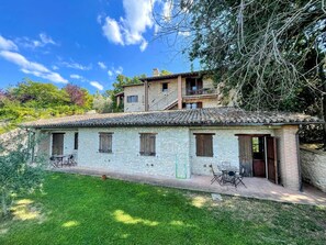 Vila, vários quartos, acessível, para fumantes | Fachada