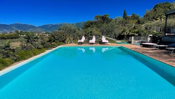 Villa, camere multiple, accessibile ai disabili, fumatori | Piscina | Piscina all'aperto