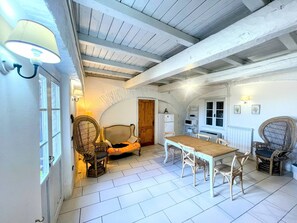 Vila, vários quartos, acessível, para fumantes | Parte interna