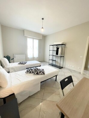 Apartment, 3 Bedrooms, Accessible, Smoking