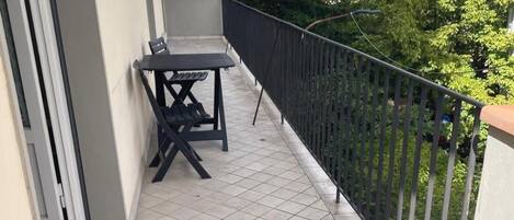 Departamento, 3 habitaciones, con acceso para personas discapacitadas, para fumadores | Restaurante al aire libre