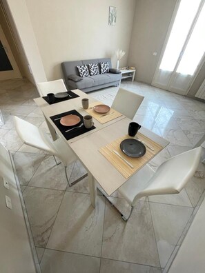 Apartment, 3 Bedrooms, Accessible, Smoking | Dining - Il Cantuccino Appartamento (Montecatini Terme)