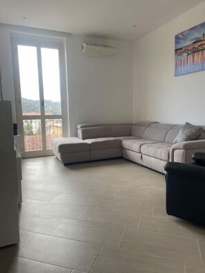 Apartment, 2 Bedrooms, Smoking, Balcony | Living room - Casa Vacanza Le Cinque Terre (La Spezia)