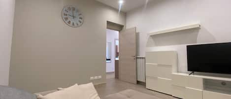 Apartment, 2 Bedrooms, Smoking, Balcony | Living room