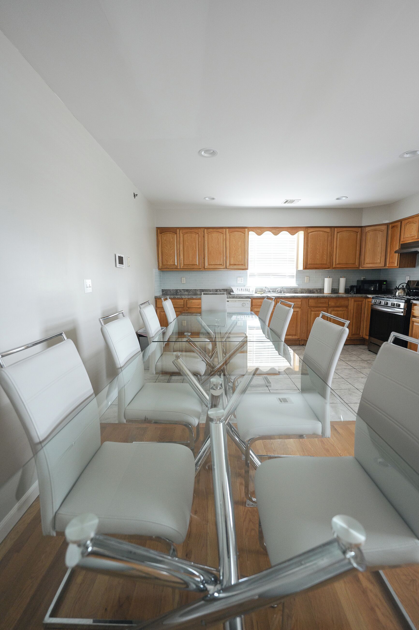 Apartment, 4 Bedrooms, Balcony, City View | Dining room