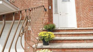 Apartment, 4 Bedrooms, Balcony, City View | Exterior detail