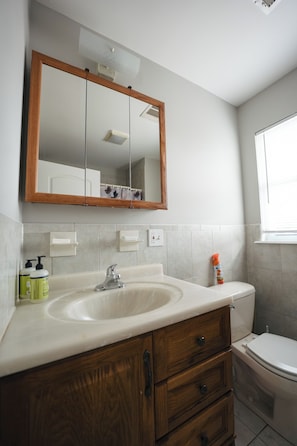 Apartment, 4 Bedrooms, Balcony, City View | Bathroom