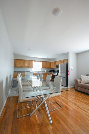 Apartment, 4 Bedrooms, Balcony, City View | Living room - Newark Liberty Gem Brick House - Apt 3 (Newark)