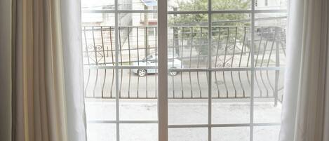 Apartment, 4 Bedrooms, Balcony, City View | Interior
