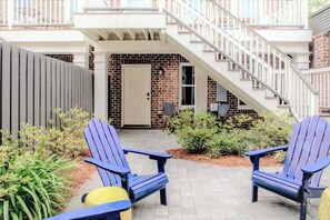 Terrace/patio - Magnolia Garden • Walkable • Free Street Parking (Savannah)