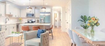 Magnolia Garden • Walkable • Free Street Parking