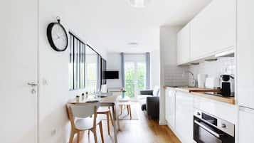 Refrigerador, microondas, parrilla de estufa y lavavajillas