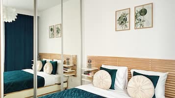 Appartement Supérieur, vue cour intérieure | 2 chambres, chambres insonorisées, Wi-Fi gratuit