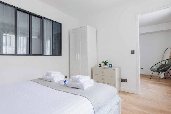 2 camere, una scrivania, ferro/asse da stiro, Wi-Fi gratuito