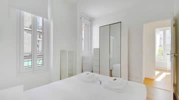 2 slaapkamers, een strijkplank/strijkijzer, wifi, beddengoed