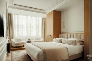 4 Schlafzimmer, Schreibtisch, Bügeleisen/Bügelbrett, Reisekinderbett