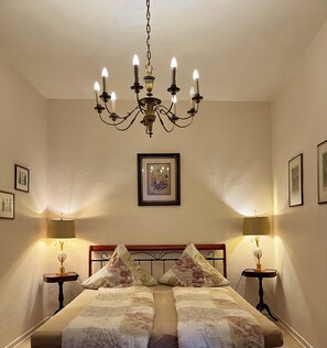 3 dormitorios, tabla de planchar con plancha, Internet y ropa de cama