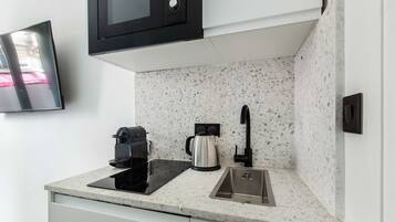 KylskÄp, mikrovÄgsugn, ugn och spishÀll