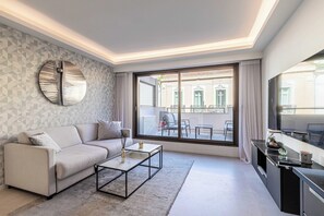 Smart TV - 2 room apartment in heart of Cannes+20m2 terrace (Cannes)