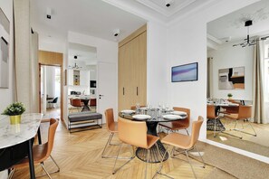 Dining - Welcoming apartment - 3BR/6P - Passy/Tour Eiffel (Paris)