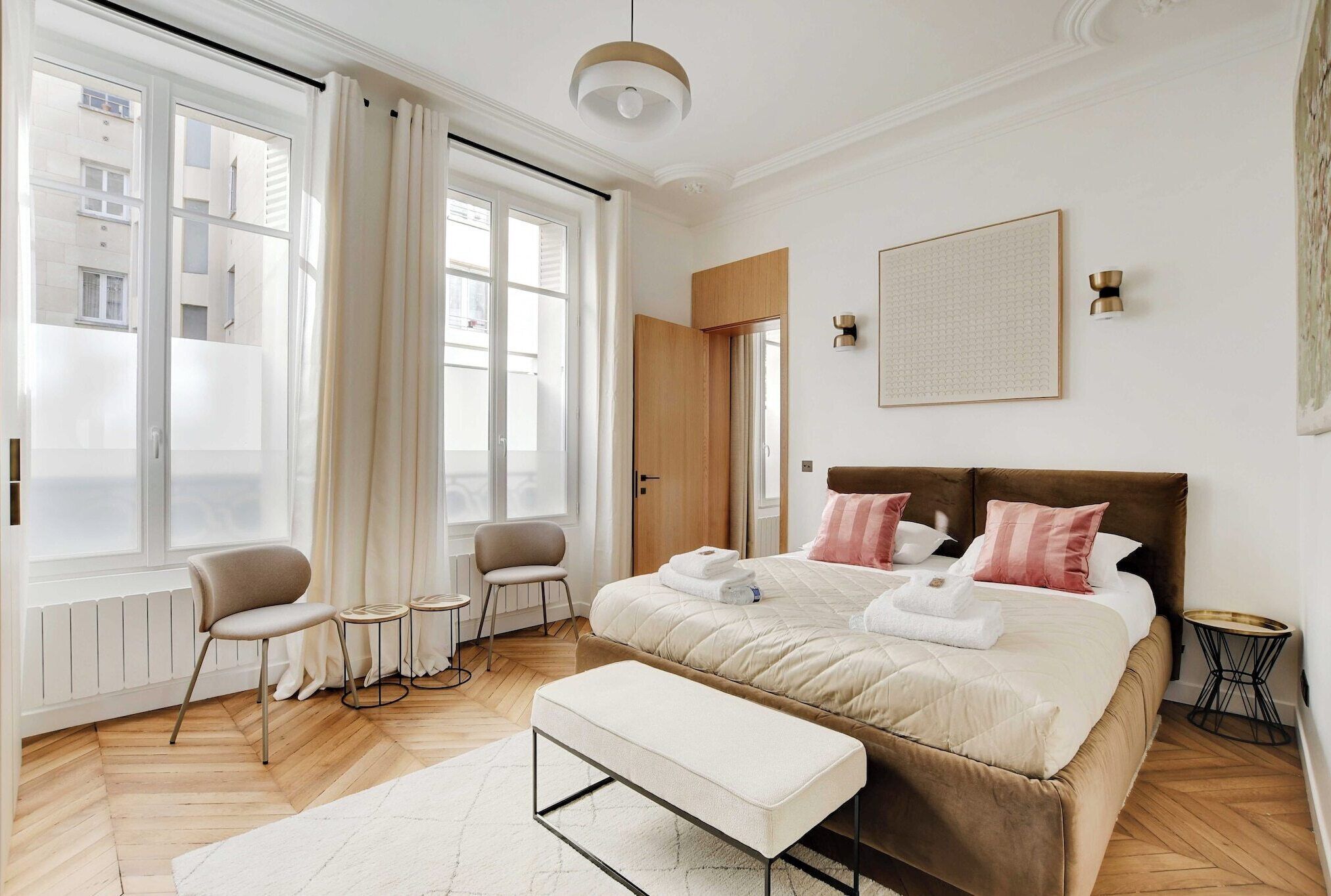 3 室のベッドルーム、デスク、アイロン / アイロン台、WiFi (無料)