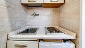 Unclassified image, 2 of 15, button - Mini Suite in Borgo Pio (Roma)