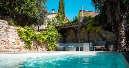 Le BelvédÚre !
Maison de village situé proche de Nßmes