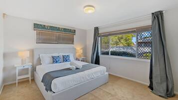 4 bedrooms, iron/ironing board, travel cot, WiFi