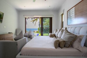 4 bedrooms, desk, iron/ironing board, WiFi - Casa del Mar, Beachfront Pool, Gym & Ocean Views (Cruz de Huanacaxtle)