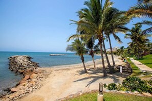 On the beach - Casa del Mar, Beachfront Pool, Gym & Ocean Views (Cruz de Huanacaxtle)