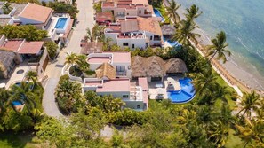 Exterior - Casa del Mar, Beachfront Pool, Gym & Ocean Views (Cruz de Huanacaxtle)