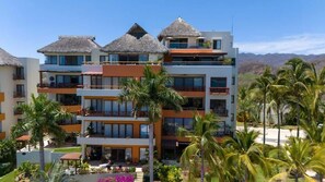 Exterior - Beachfront Oasis with Heated Pools & Gym (Cruz de Huanacaxtle)