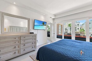 4 bedrooms, iron/ironing board, free WiFi, bed sheets - Family Beachfront Resort Condo, Poolview Balcony (South Padre Island)