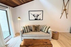 Fernseher, Kamin