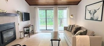 Cozy Mountain Edge condo / Ski in and out