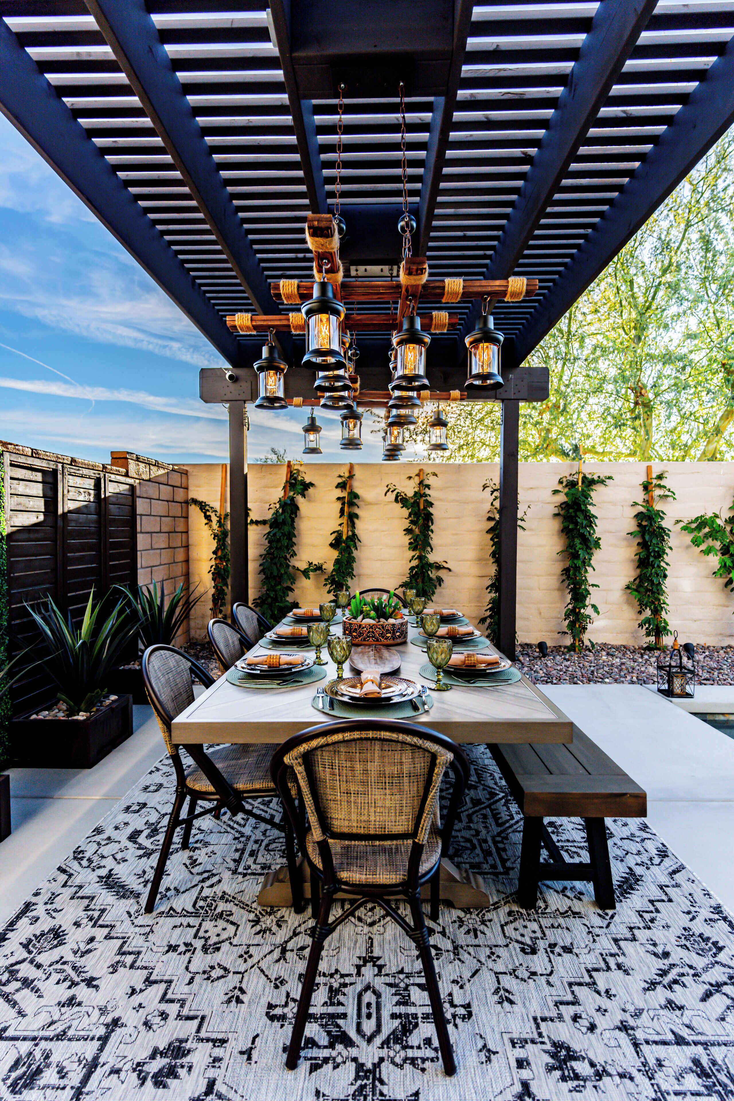 Outdoor dining
