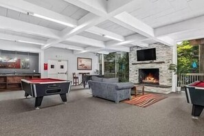 Spielezimmer