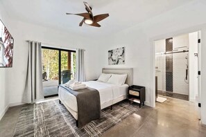 4 habitaciones, tabla de planchar con plancha y cuna de viaje 