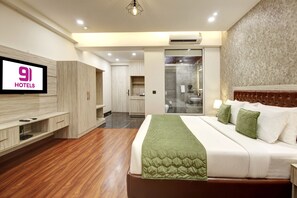 Executive-Zimmer, Stadtblick | Schreibtisch, schallisolierte Zimmer, Bügeleisen/Bügelbrett