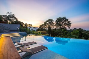 Outdoor pool - SeaView 3BR Duplex BluePoint 88 Patong (Patong)