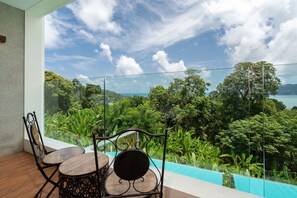 Appartement Exclusif, 3 chambres, patio, vue mer | Balcon