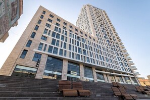 Exterior - JTower 1BDM, Balcony - Isrentals (Jerusalem)