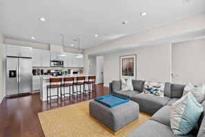 スマートテレビ、ステレオ